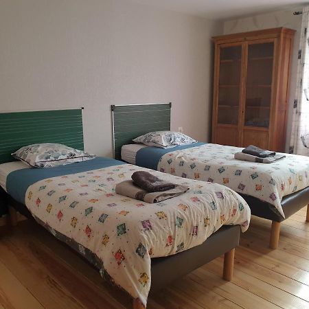 Au Relais Du Canal A Grand Gabarit Nesle Екстериор снимка