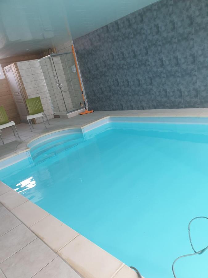 Au Relais Du Canal A Grand Gabarit Nesle Екстериор снимка