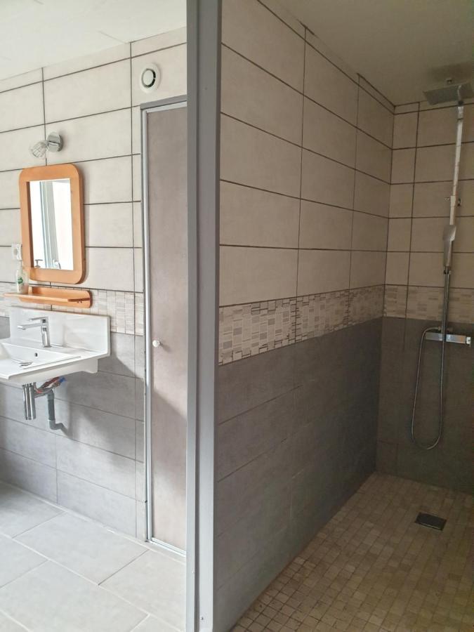 Au Relais Du Canal A Grand Gabarit Nesle Екстериор снимка