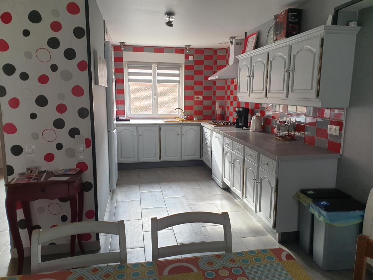 Au Relais Du Canal A Grand Gabarit Nesle Екстериор снимка