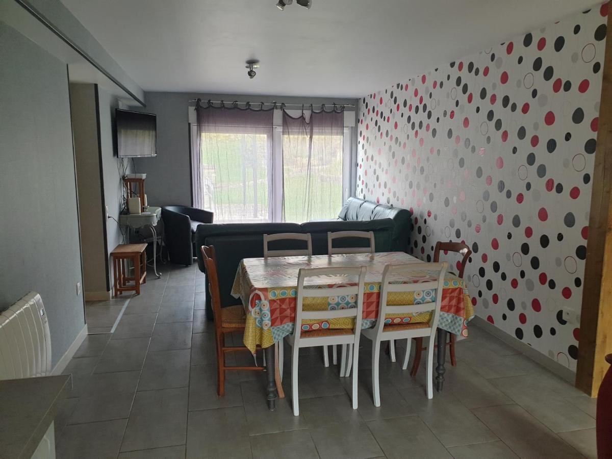 Au Relais Du Canal A Grand Gabarit Nesle Екстериор снимка