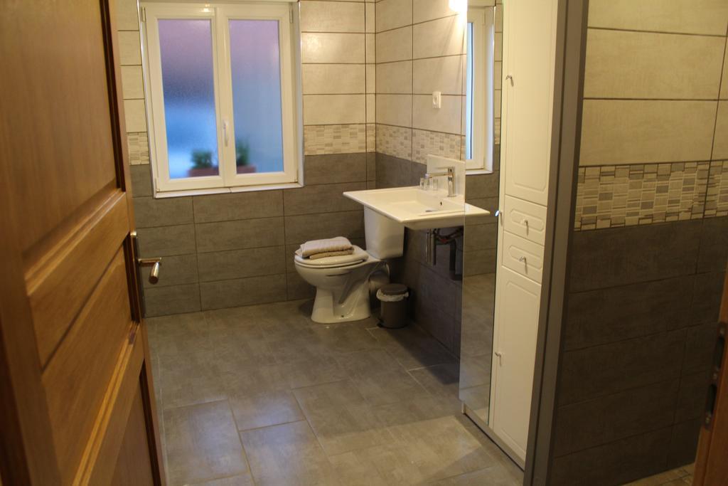 Au Relais Du Canal A Grand Gabarit Nesle Екстериор снимка