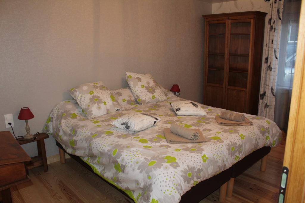 Au Relais Du Canal A Grand Gabarit Nesle Екстериор снимка