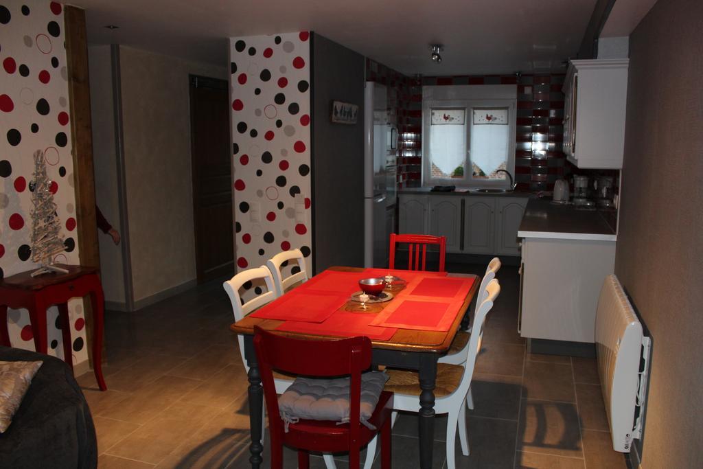 Au Relais Du Canal A Grand Gabarit Nesle Екстериор снимка